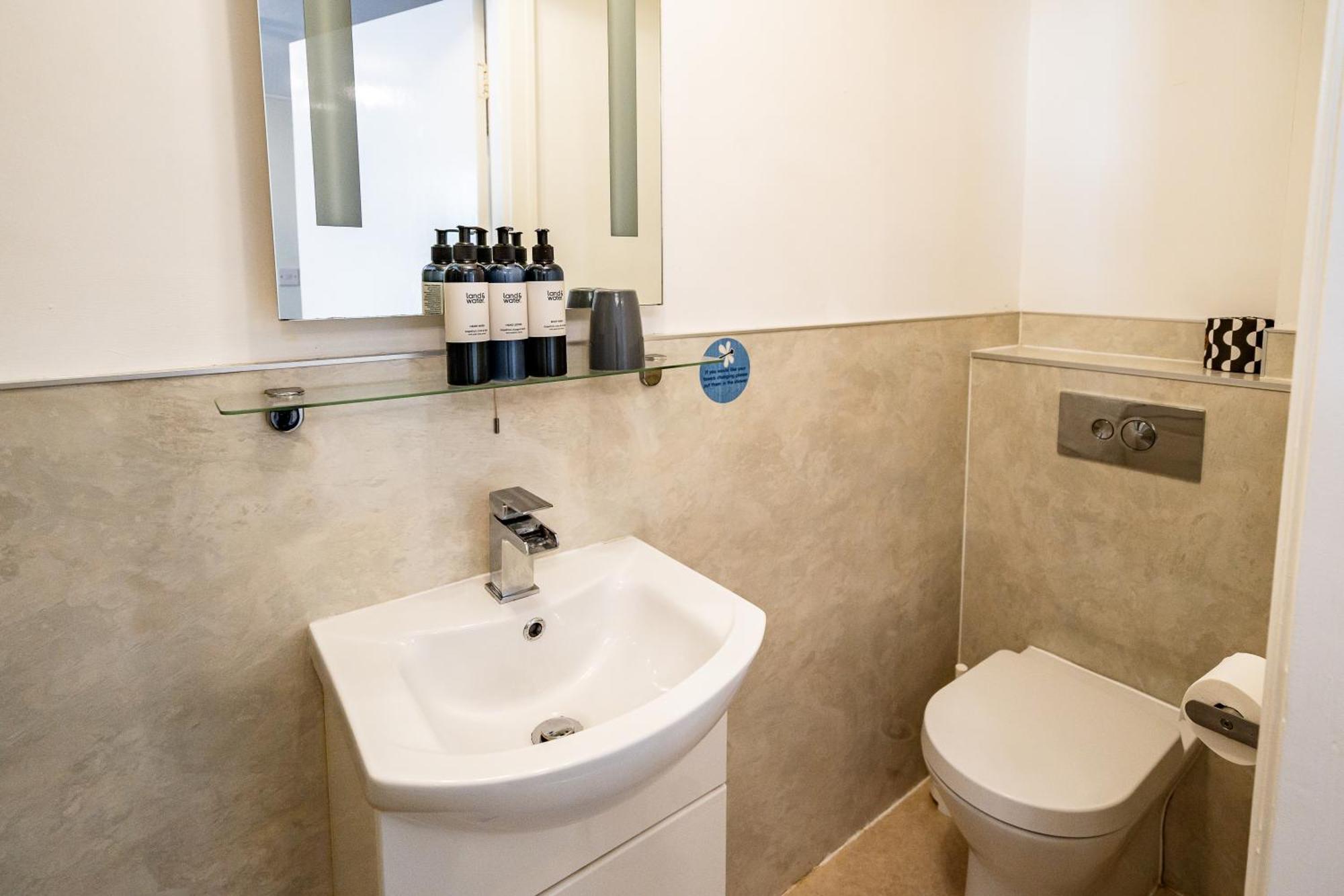The Lodge Harrogate Bagian luar foto