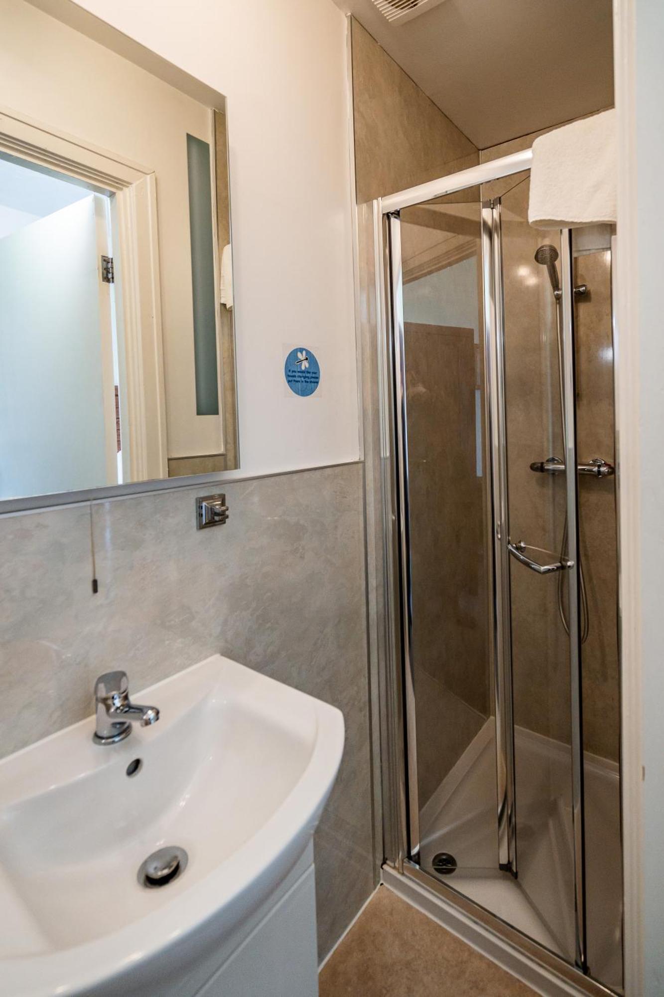 The Lodge Harrogate Bagian luar foto