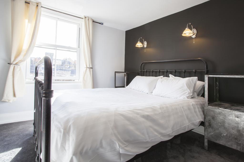 The Lodge Harrogate Bagian luar foto