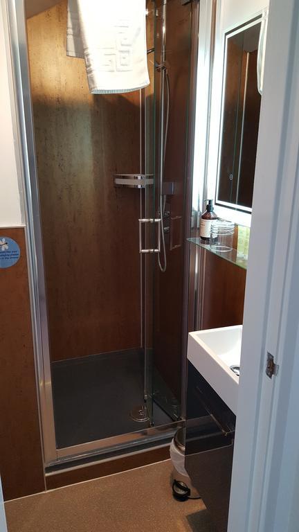The Lodge Harrogate Bagian luar foto